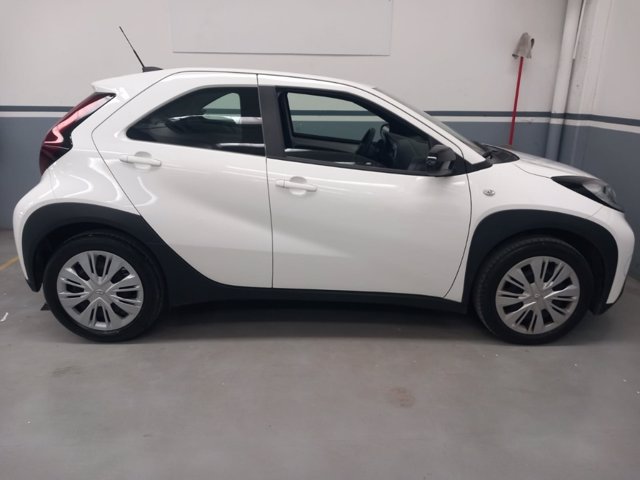 TOYOTA Aygo x 1.0 active 72cv s-cvt