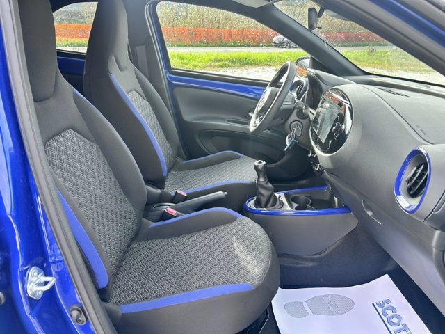 TOYOTA Aygo X 1.0 VVT-i 72 CV 5 porte Trend