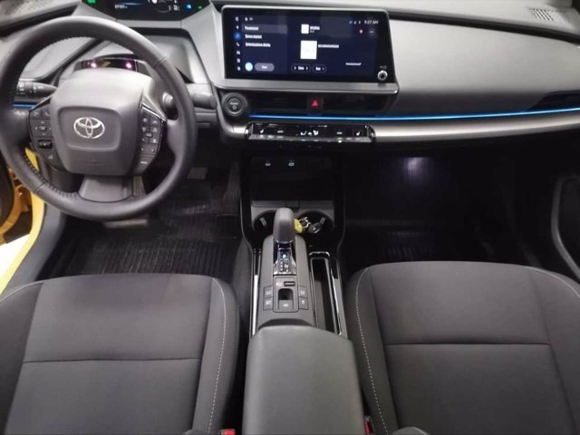 TOYOTA Prius 2.0 phev lounge