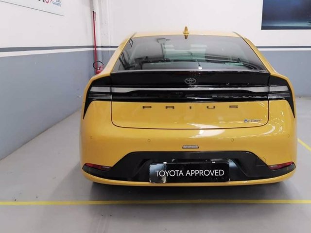 TOYOTA Prius 2.0 phev lounge