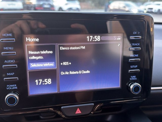 TOYOTA Yaris 1.5h active