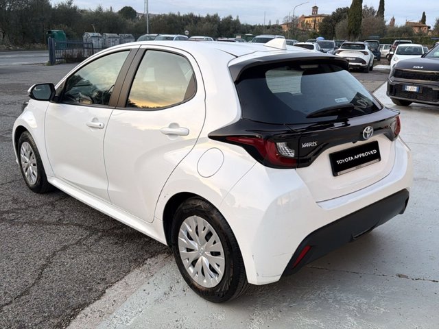 TOYOTA Yaris 1.5h active