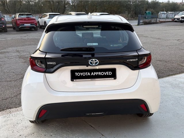 TOYOTA Yaris 1.5h active