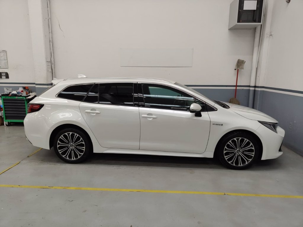 TOYOTA Corolla touring sports 1.8h business cvt