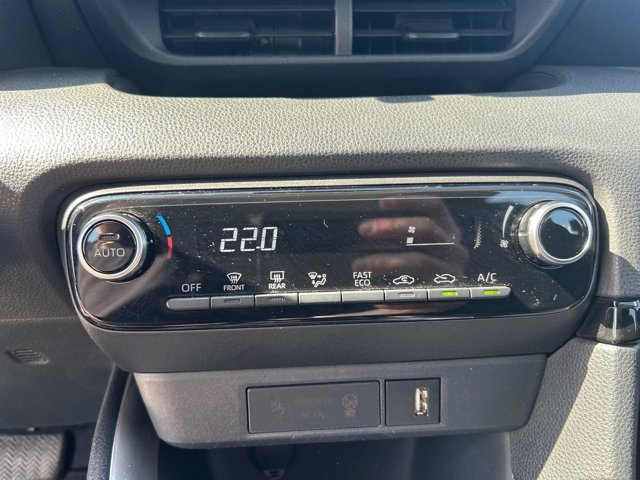 TOYOTA Yaris 1.5h trend