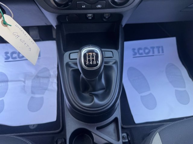 HYUNDAI i10 1.0 MPI Advanced