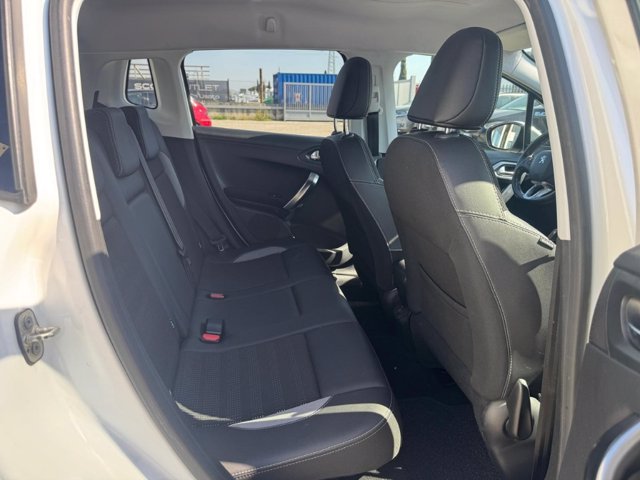 PEUGEOT 2008 BlueHDi 100 Allure