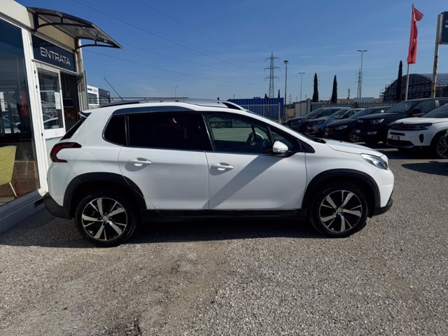 PEUGEOT 2008 BlueHDi 100 Allure