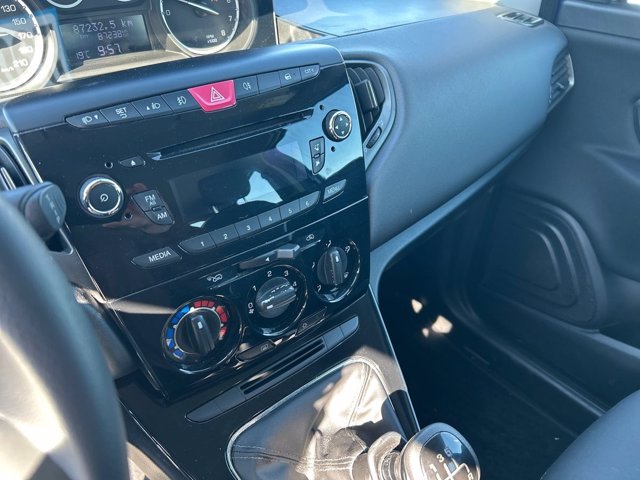 LANCIA Ypsilon 1.2 8v elefantino 69cv my14