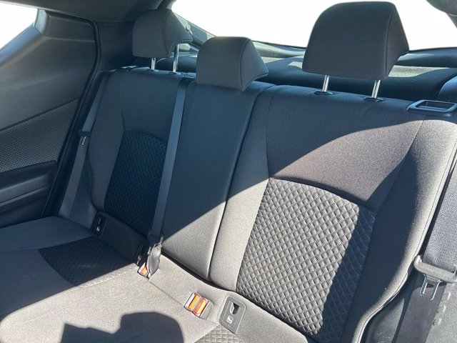 TOYOTA C-hr 1.8h business e-cvt