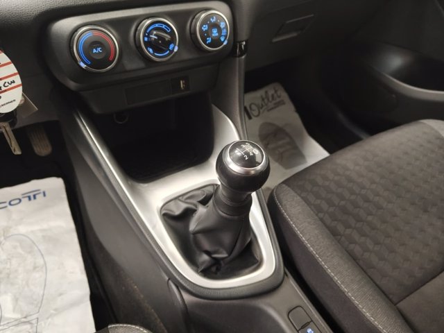 TOYOTA Yaris 1.0 trend