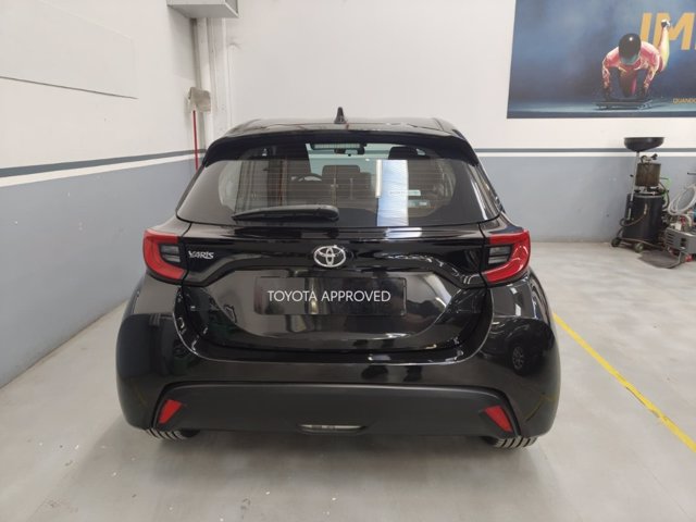 TOYOTA Yaris 1.0 trend
