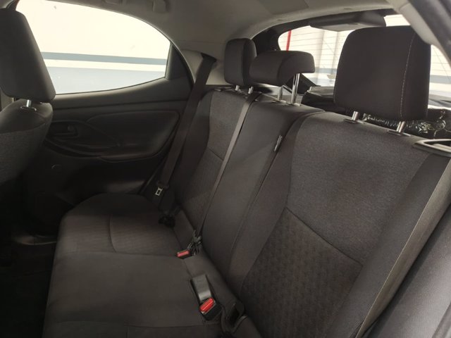 TOYOTA Yaris 1.0 trend