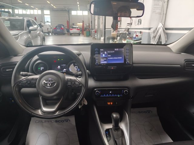 TOYOTA Yaris 1.5h trend