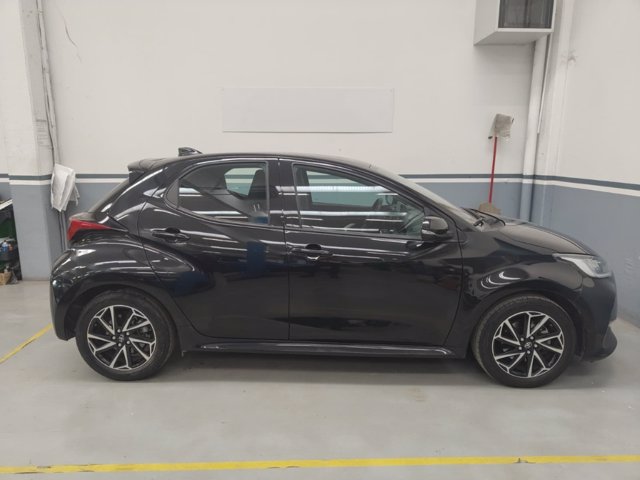 TOYOTA Yaris 1.5h trend