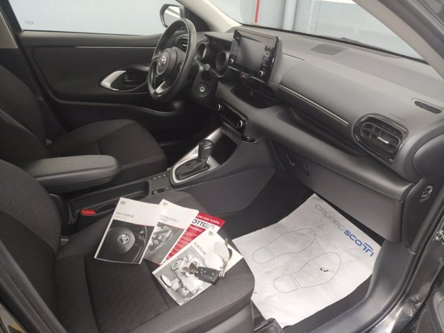 TOYOTA Yaris 1.5h trend