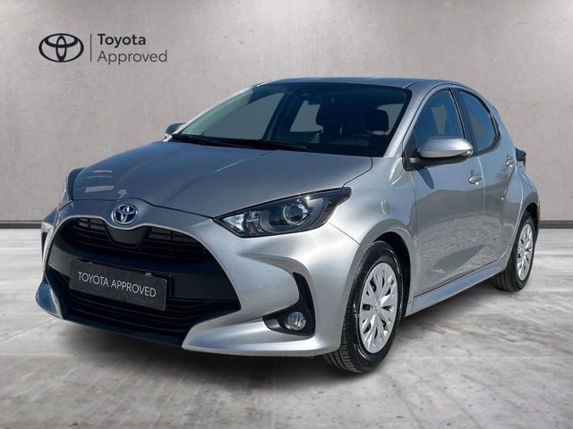TOYOTA Yaris 1.5h active