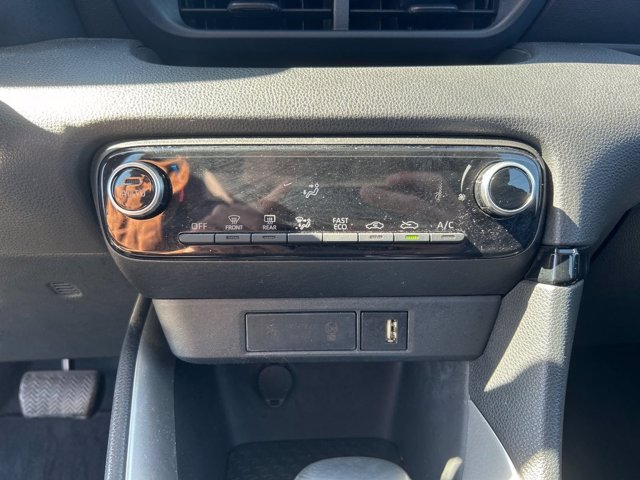 TOYOTA Yaris 1.5h active