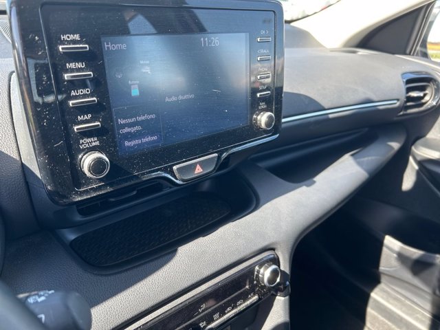 TOYOTA Yaris 1.5h active