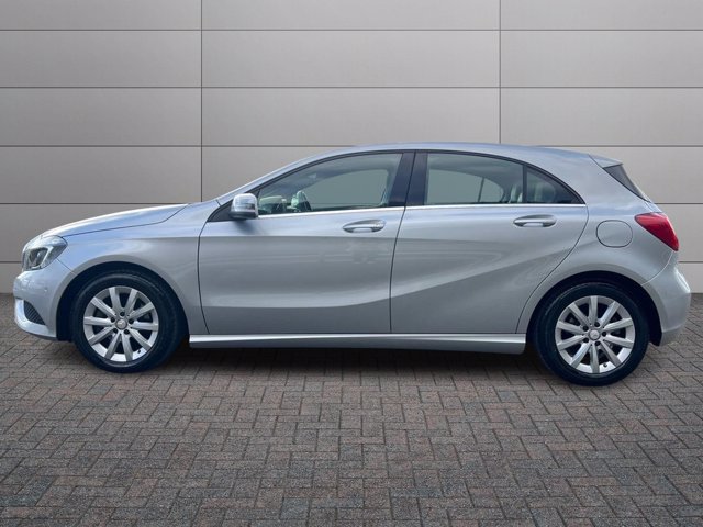 MERCEDES A 180 sport e6