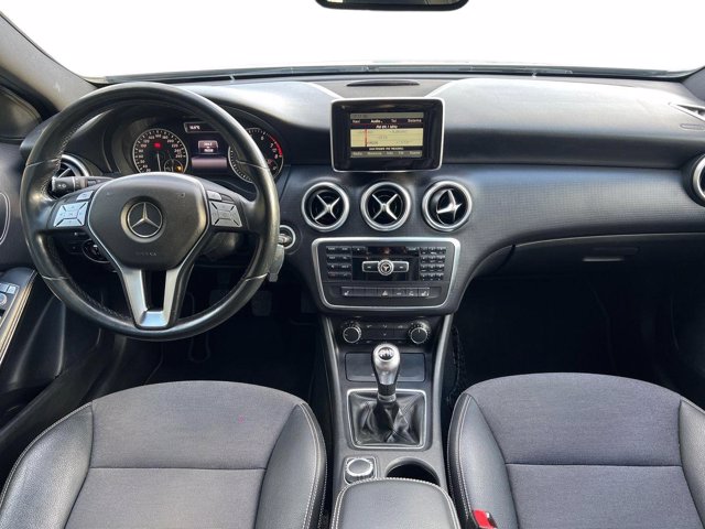 MERCEDES A 180 sport e6