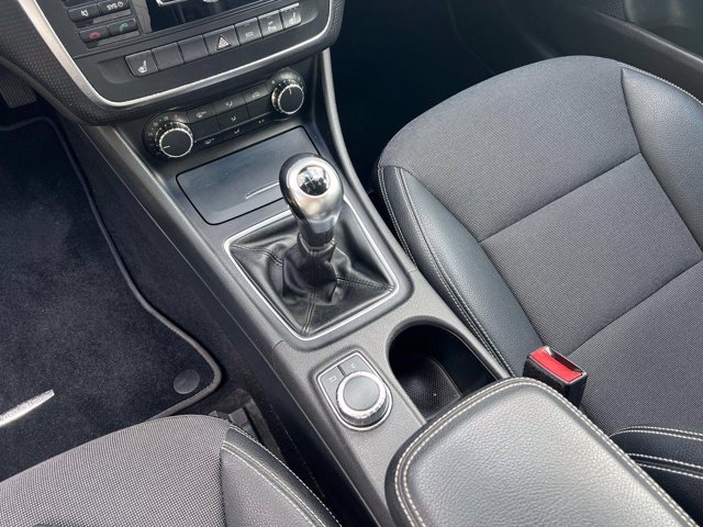 MERCEDES A 180 sport e6