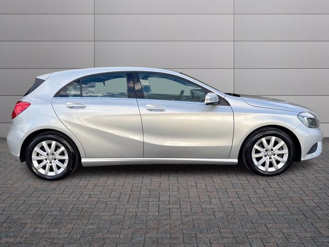 MERCEDES A 180 sport e6