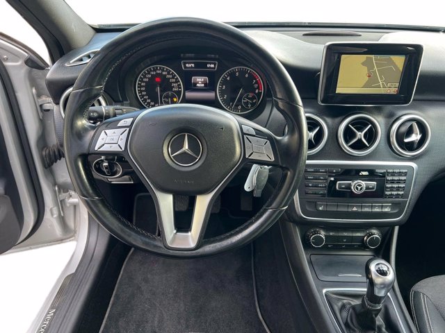 MERCEDES A 180 sport e6