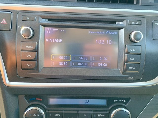 TOYOTA Auris Touring Sports 1.4 D-4D