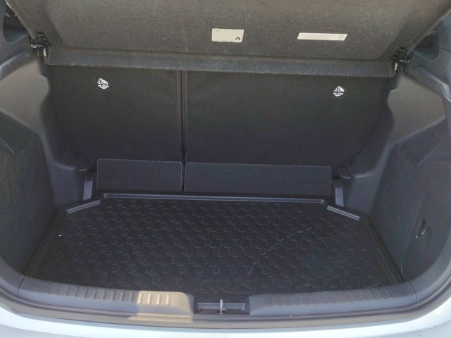 TOYOTA Yaris 1.5h style