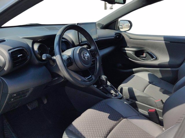 TOYOTA Yaris 1.5h style