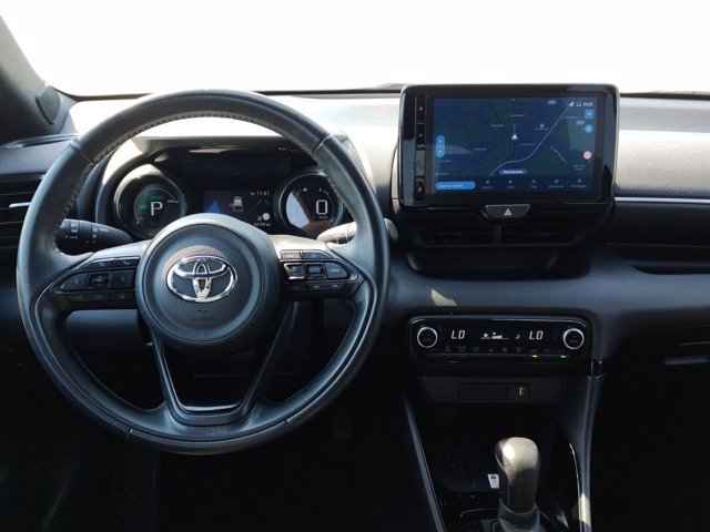 TOYOTA Yaris 1.5h style