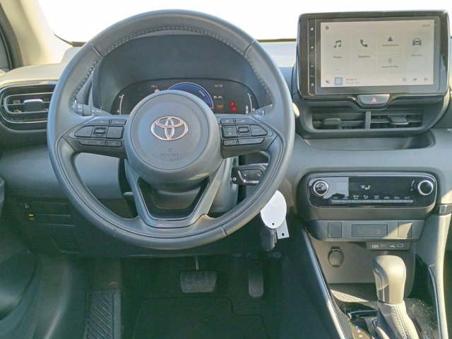 TOYOTA Yaris 1.5h trend