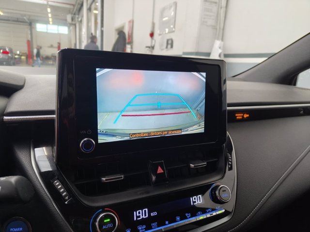 TOYOTA Corolla touring sports 1.8h business cvt