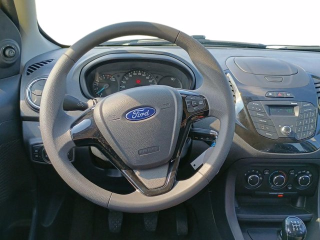 FORD Ka + 1.2 70cv