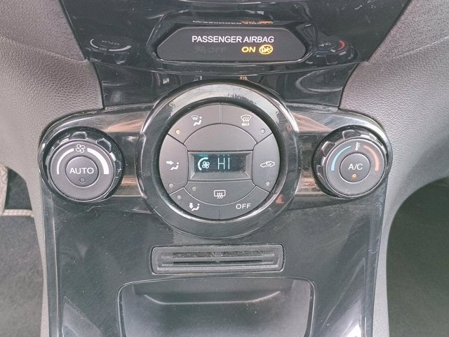 FORD Fiesta 1.4 5p. Bz.- GPL Titanium