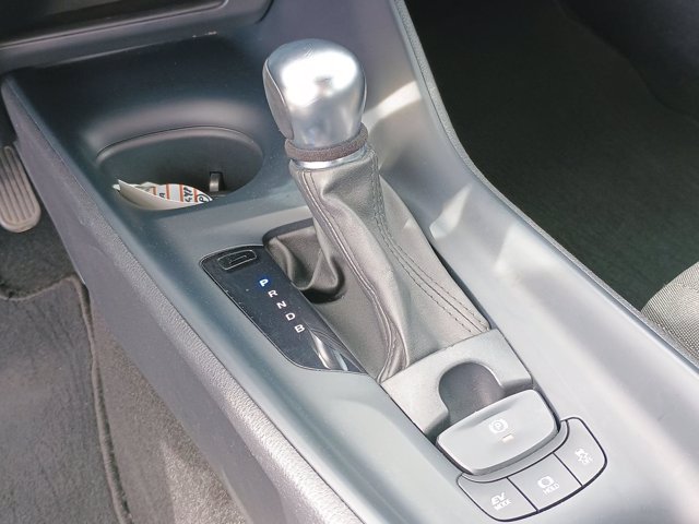 TOYOTA C-hr 1.8h business e-cvt