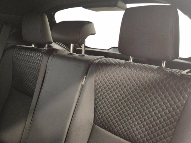 TOYOTA Yaris 1.5h premiere