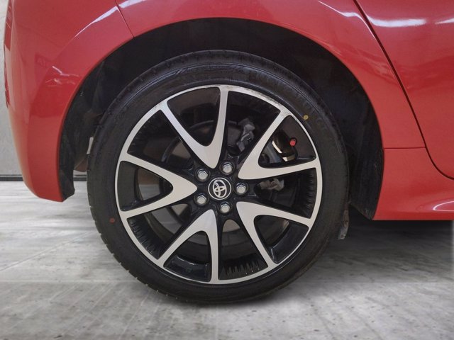 TOYOTA Yaris 1.5h premiere