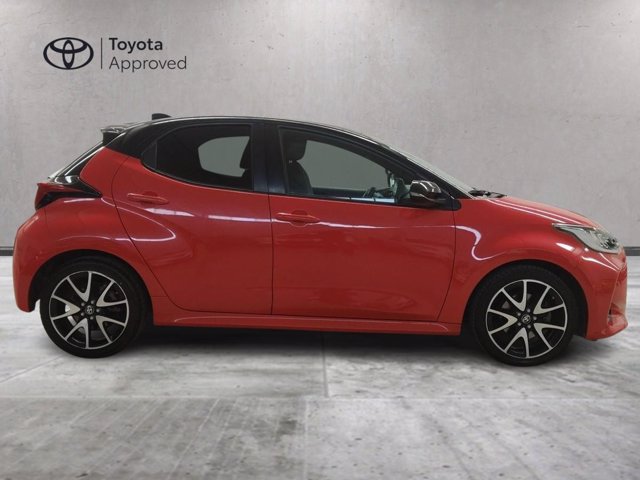 TOYOTA Yaris 1.5h premiere