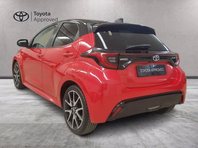 TOYOTA Yaris 1.5h premiere