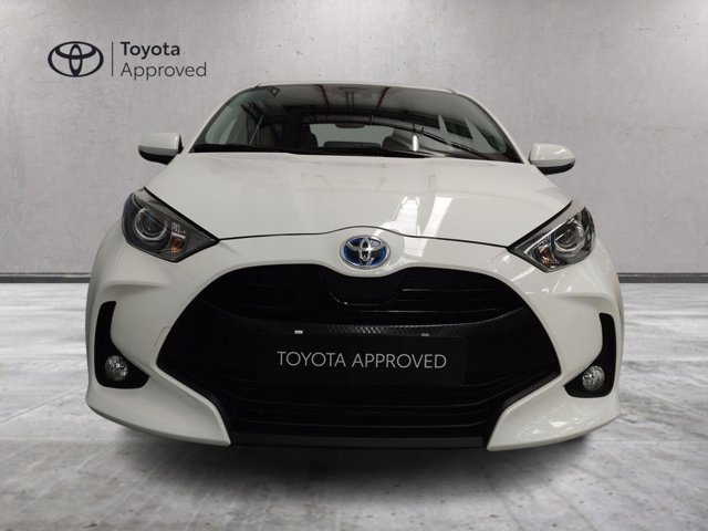 TOYOTA Yaris 1.5h active