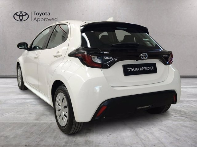 TOYOTA Yaris 1.5h active