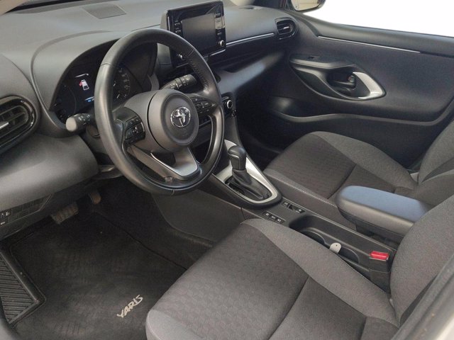 TOYOTA Yaris 1.5h active