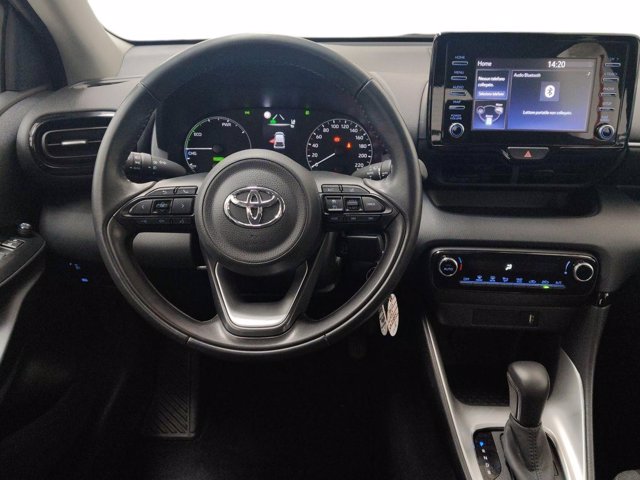 TOYOTA Yaris 1.5h active