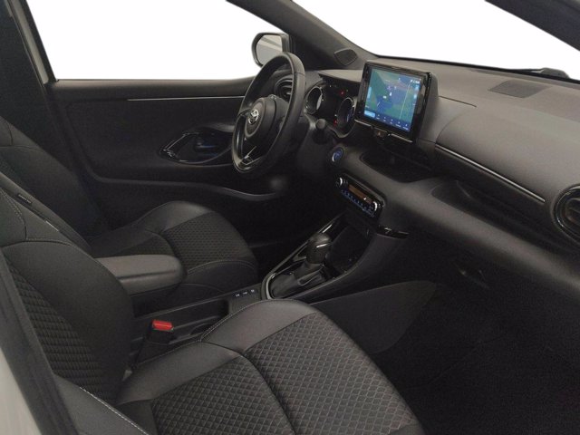 TOYOTA Yaris 1.5h style