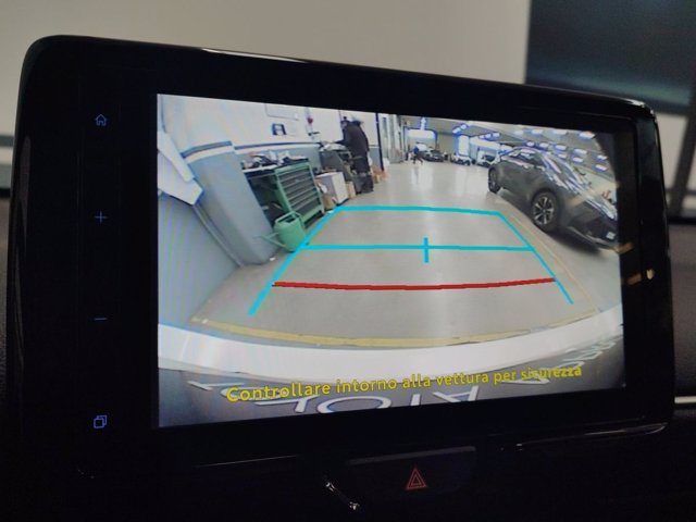 TOYOTA Yaris 1.5h style