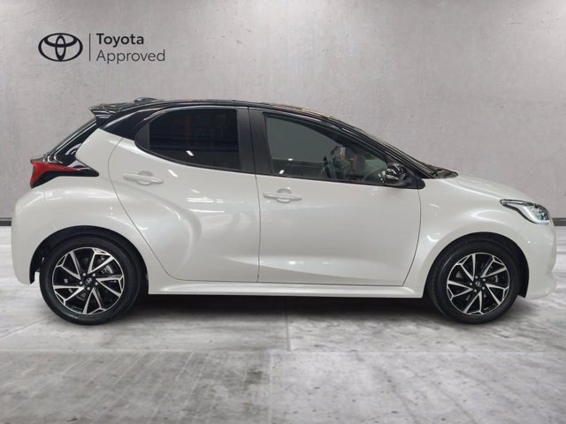 TOYOTA Yaris 1.5h style