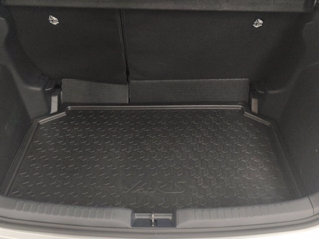 TOYOTA Yaris 1.5h style