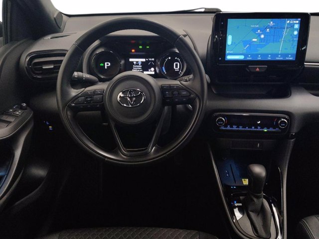 TOYOTA Yaris 1.5h style